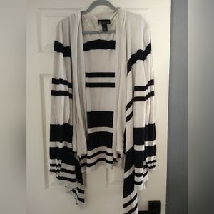 Lane Bryant sz 26/28 black/white cardigan